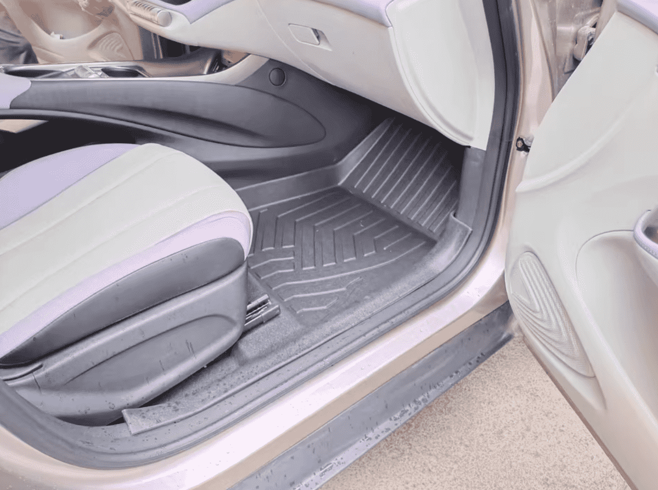 Xevaban.com ở 214 Giải Phóng là đơn vị chuyên cung cấp phụ kiện oto, đồ chơi oto, đồ chơi byd dolphin, phụ kiện byd dolphin, xevaban, 214 giải phóng, thảm sàn tpe byd dolphin, thảm lót sàn byd dolphin, thảm tpe byd dolphin, thảm sàn byd dolphin.